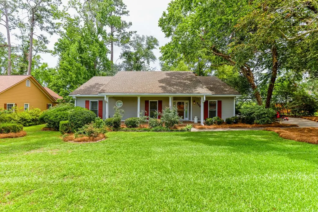 2202 Lakeshore Dr, Valdosta, GA 31602 - #1