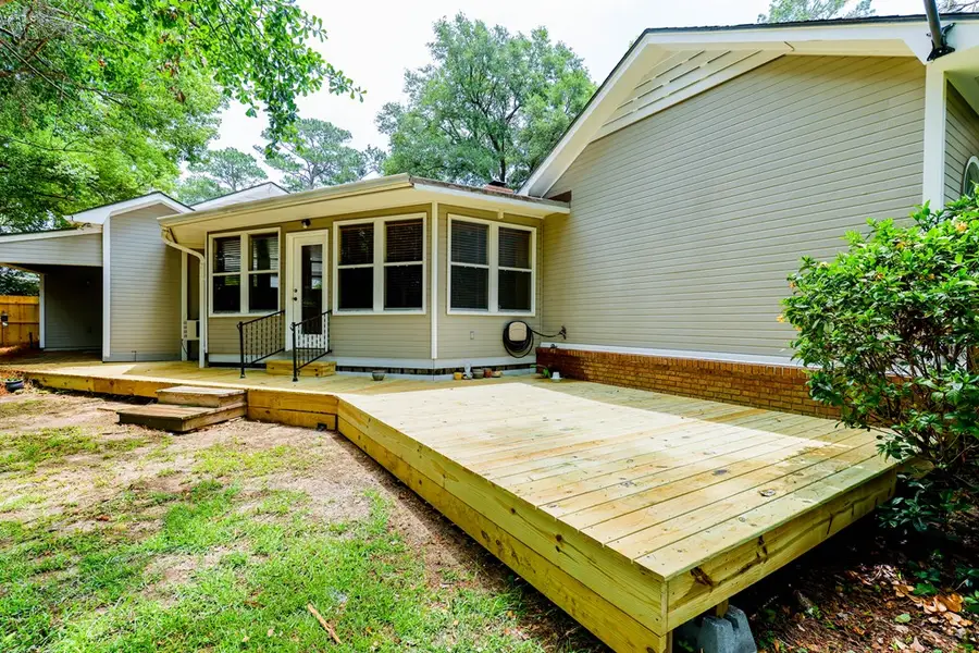 2202 Lakeshore Dr, Valdosta, GA 31602 - #3