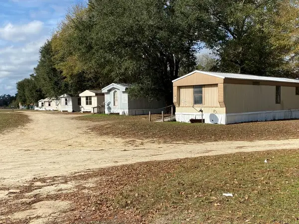 228 E Grow St #28, Colquitt, GA 39837