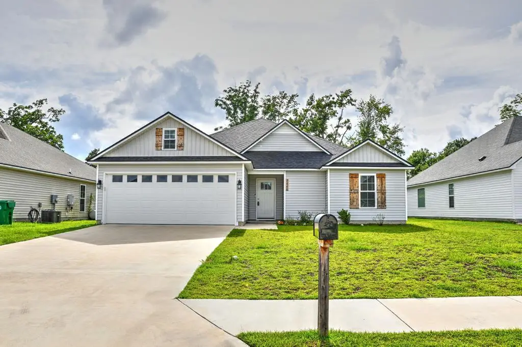 2048 Meadow Cove Dr, Valdosta, GA 31605 - #1