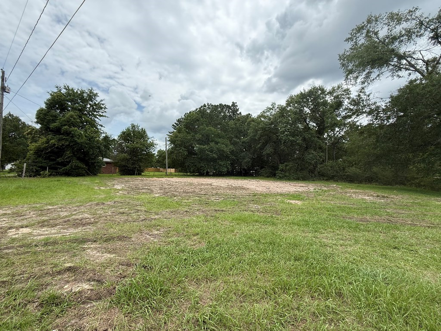 410 E Main Street, Hahira, GA 31632 - #3