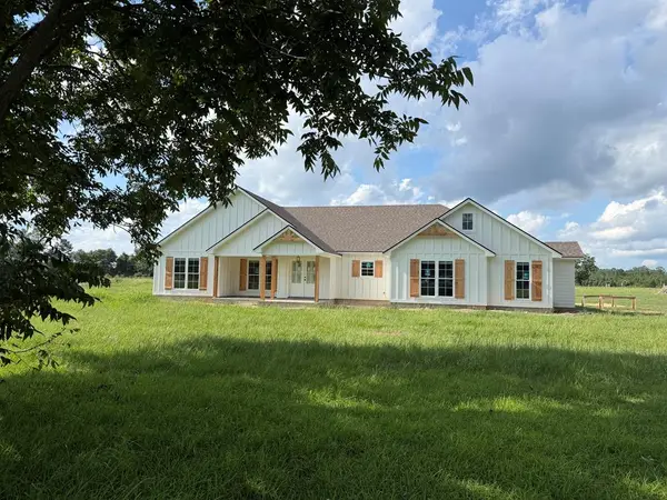 45 Lakeview Circle, Nashville, GA 31639