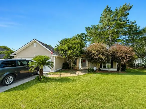 616 E Coleman Dr, Hahira, GA 31632