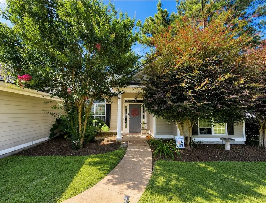 616 E Coleman Dr, Hahira, GA 31632 - #2