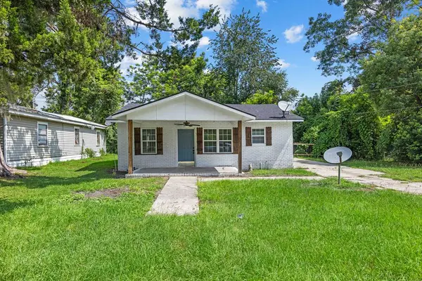 61 E Davis Ave, Lakeland, GA 31635