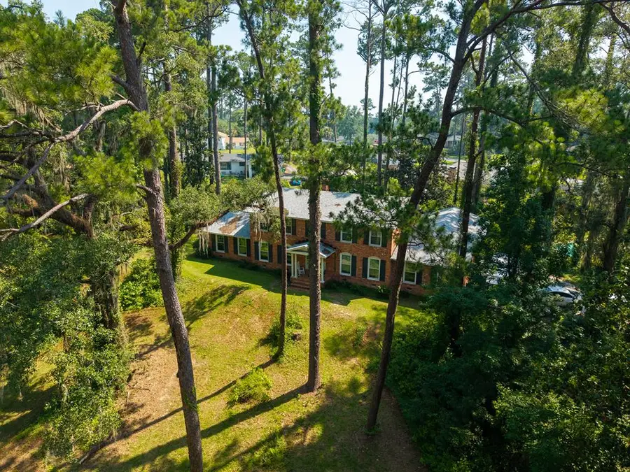 2002 Wood Valley Dr., Valdosta, GA 31602 - #2