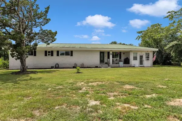 451 Carter Lane, Ray City, GA 31645