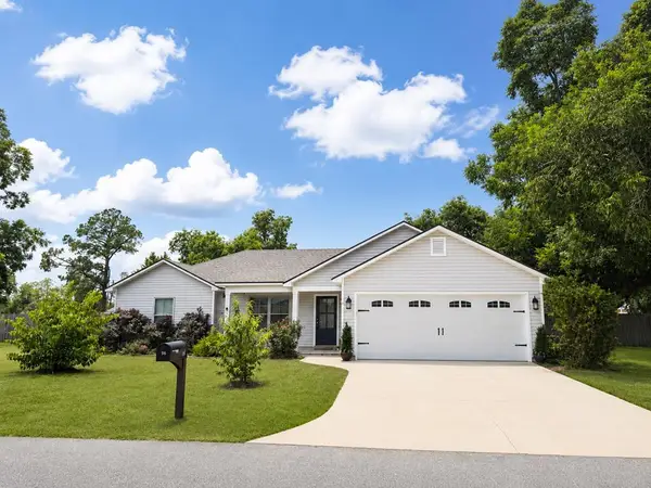 96 Pine Street, Ray City, GA 31645