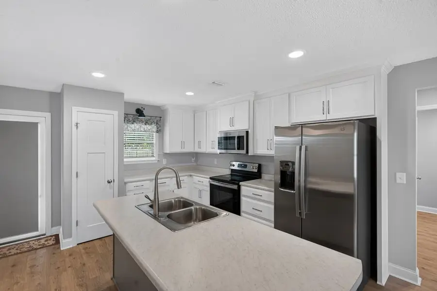 96 Pine Street, Ray City, GA 31645 - #2
