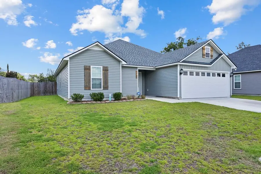 2060 Meadow Cove Dr, Valdosta, GA 31605 - #2