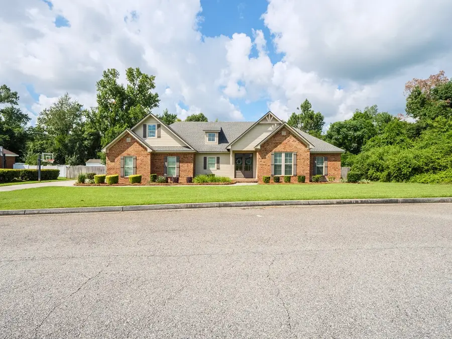 3704 Bermuda Run Dr, Valdosta, GA 31605 - #3