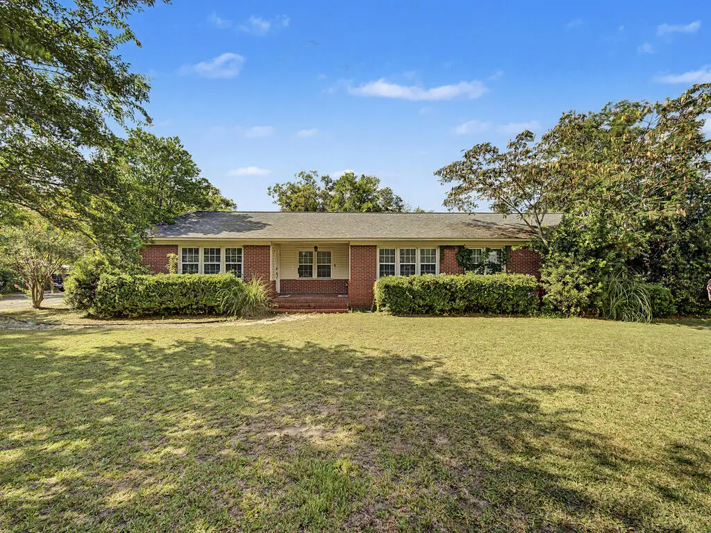 121 W Thigpen Ave, Lakeland, GA 31635 - #1