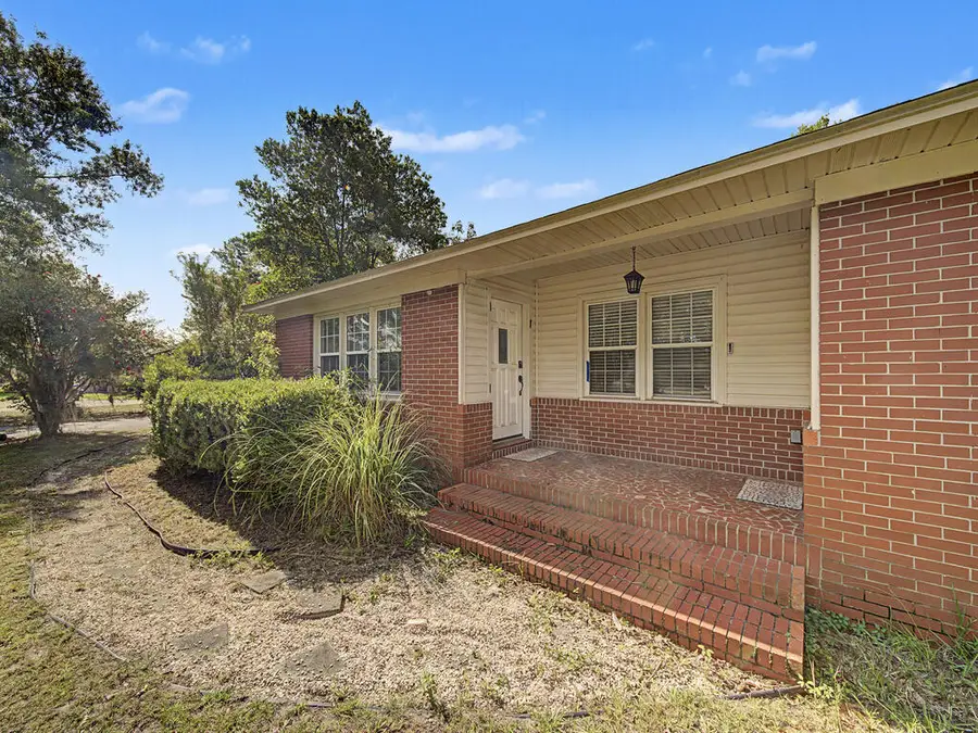 121 W Thigpen Ave, Lakeland, GA 31635 - #2