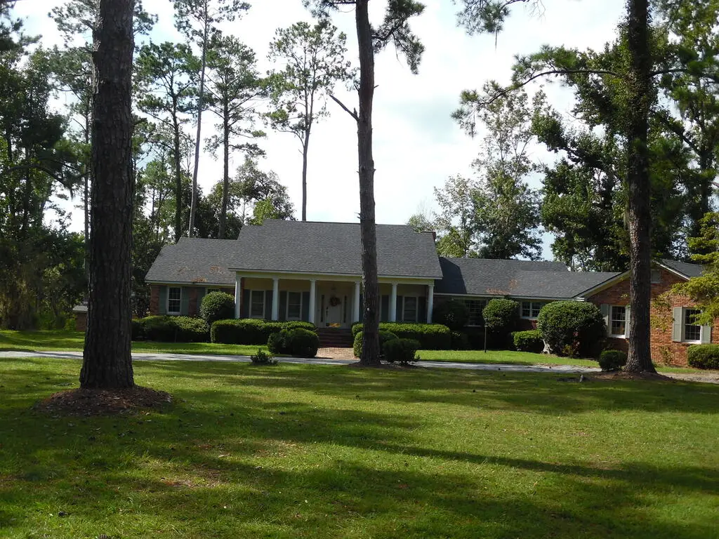 912 S Lakeshore Drive, Valdosta, GA 31605 - #1