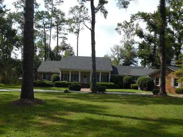 912 S Lakeshore Drive, Valdosta, GA 31605