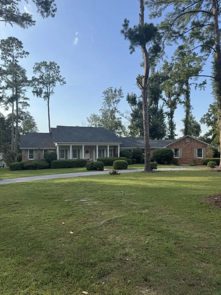 912 S Lakeshore Drive, Valdosta, GA 31605 - #2
