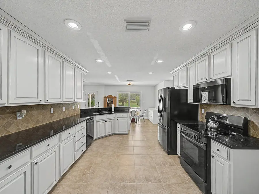 3753 Kingston Court, Valdosta, GA 31605 - #3