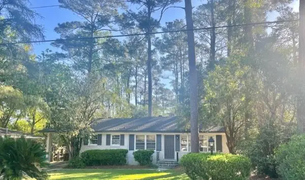 2221 White Oak Dr., Valdosta, GA 31602