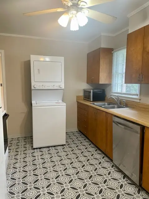 2221 White Oak Dr., Valdosta, GA 31602 - #2