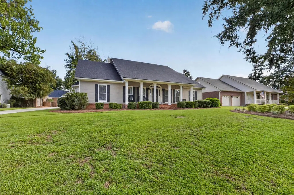 1015 Williamsburg Dr, Valdosta, GA 31602 - #1