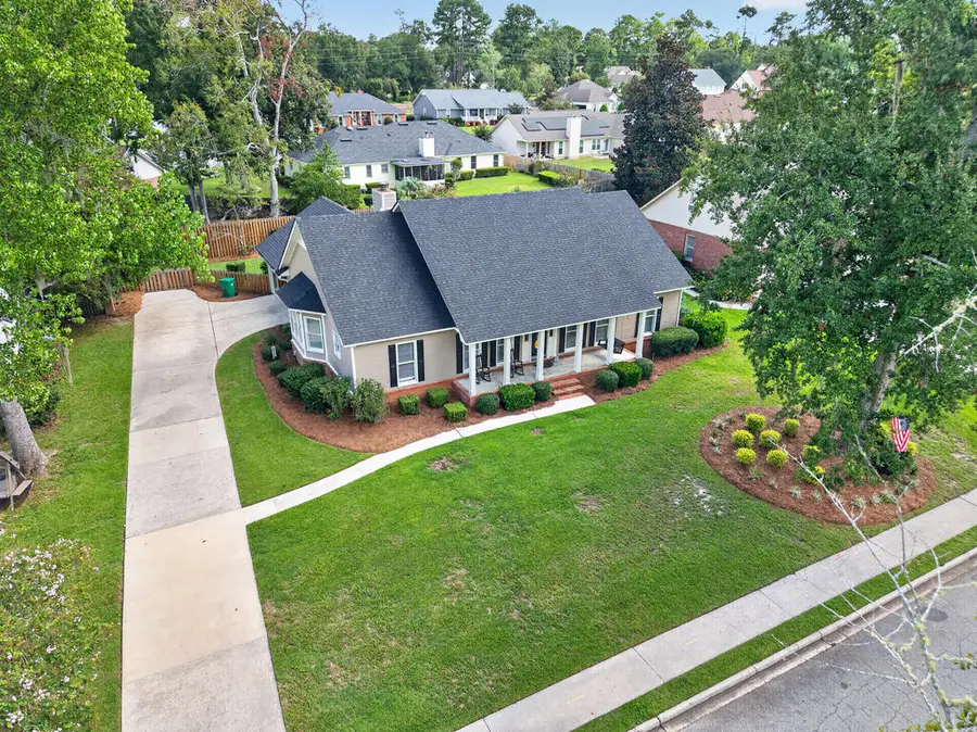 1015 Williamsburg Dr, Valdosta, GA 31602 - #2