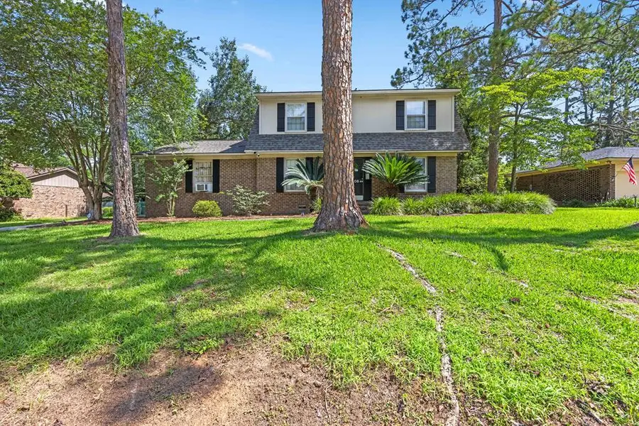 1206 Linda Dr., Valdosta, GA 31602 - #2