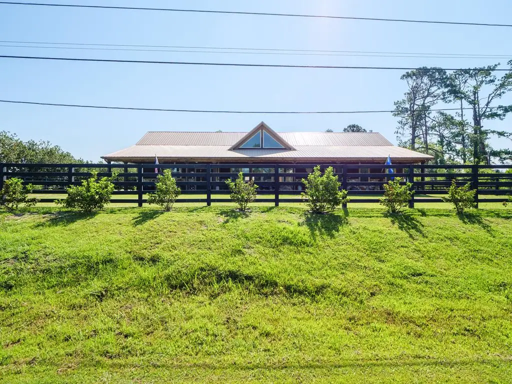44 N Pecan St, Lakeland, GA 31635 - #1