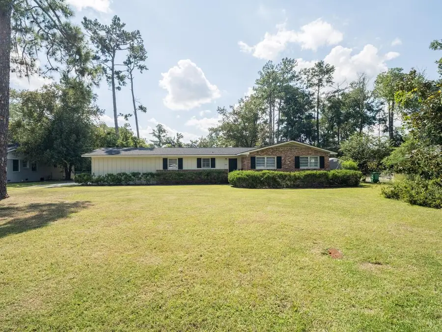 1107 W Park Ave, Valdosta, GA 31602 - #2