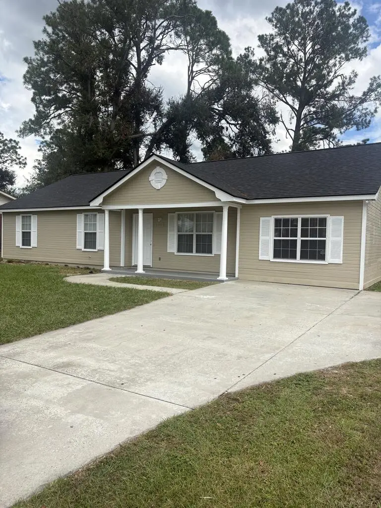 1003 Bunche Dr, Valdosta, GA 31601 - #2