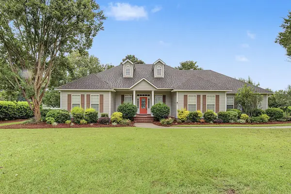 5608 Barber Cir, Hahira, GA 31632