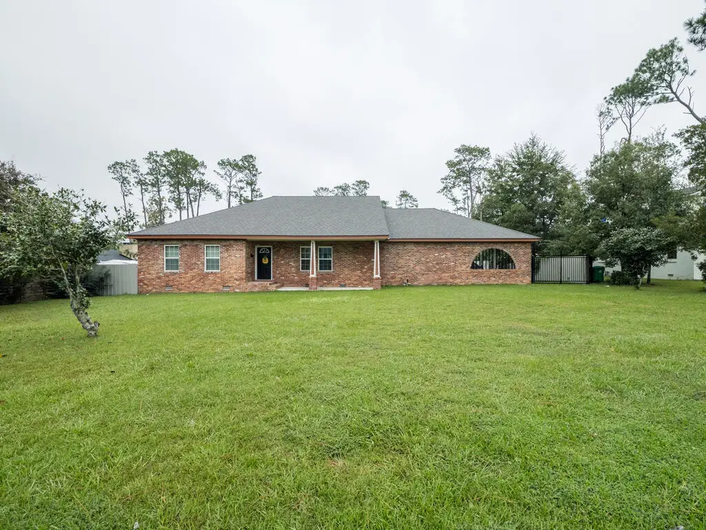 2301 Azalea Dr, Valdosta, GA 31602 - #1
