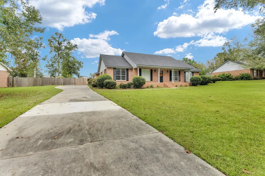 3915 Sweetwater Drive, Valdosta, GA 31602 - #3