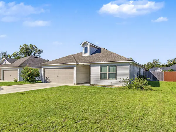 17 Cypress St, Ray City, GA 31645