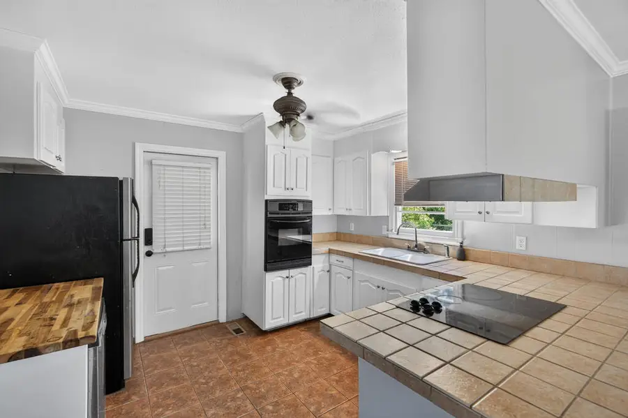 1215 W Park Ave, Valdosta, GA 31602 - #2