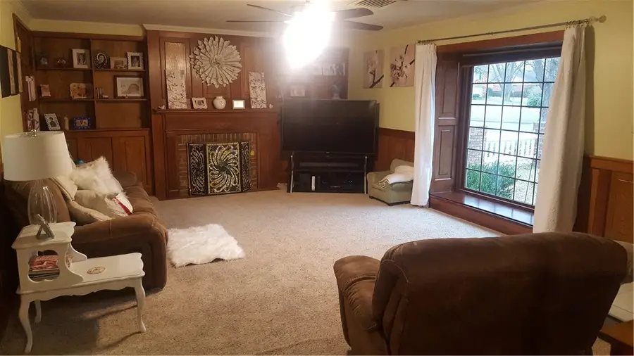 20 Shadowood Lane, Gainesville, TX 76240 - Image #2