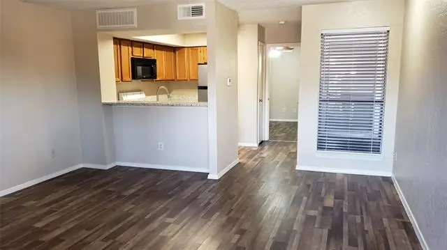 9811 Walnut Street #108, Dallas, TX 75243 - Image #2