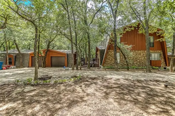 2072 Breezywood Drive, Flower Mound, TX 75022