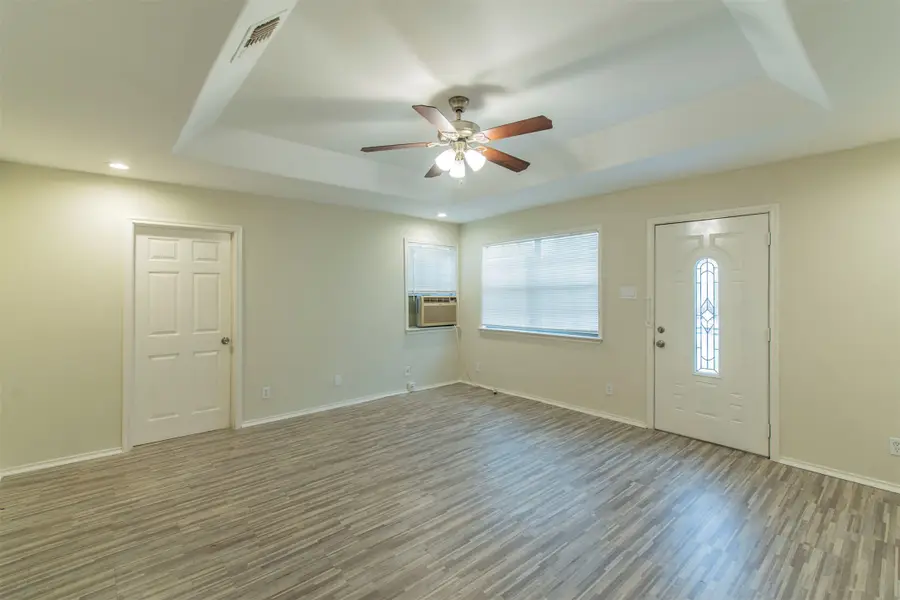 1006 Avenue C, Duncanville, TX 75137 - Image #2