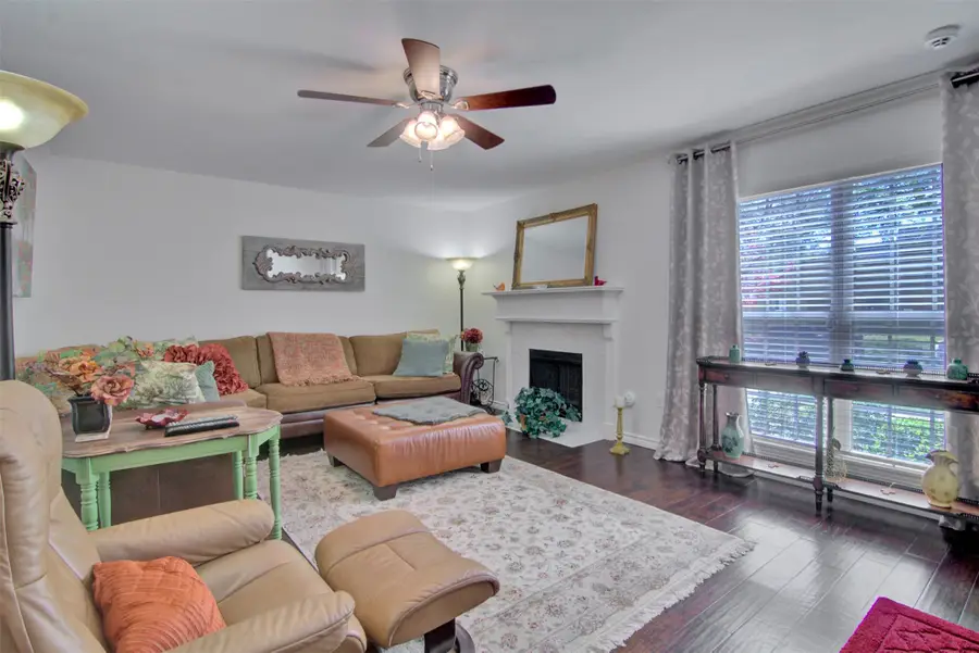 9459 Timberleaf Drive, Dallas, TX 75243 - Image #3