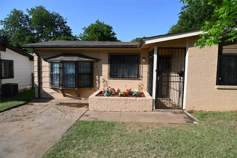 6229 Vel Drive, Fort Worth, TX 76112 - Image #3