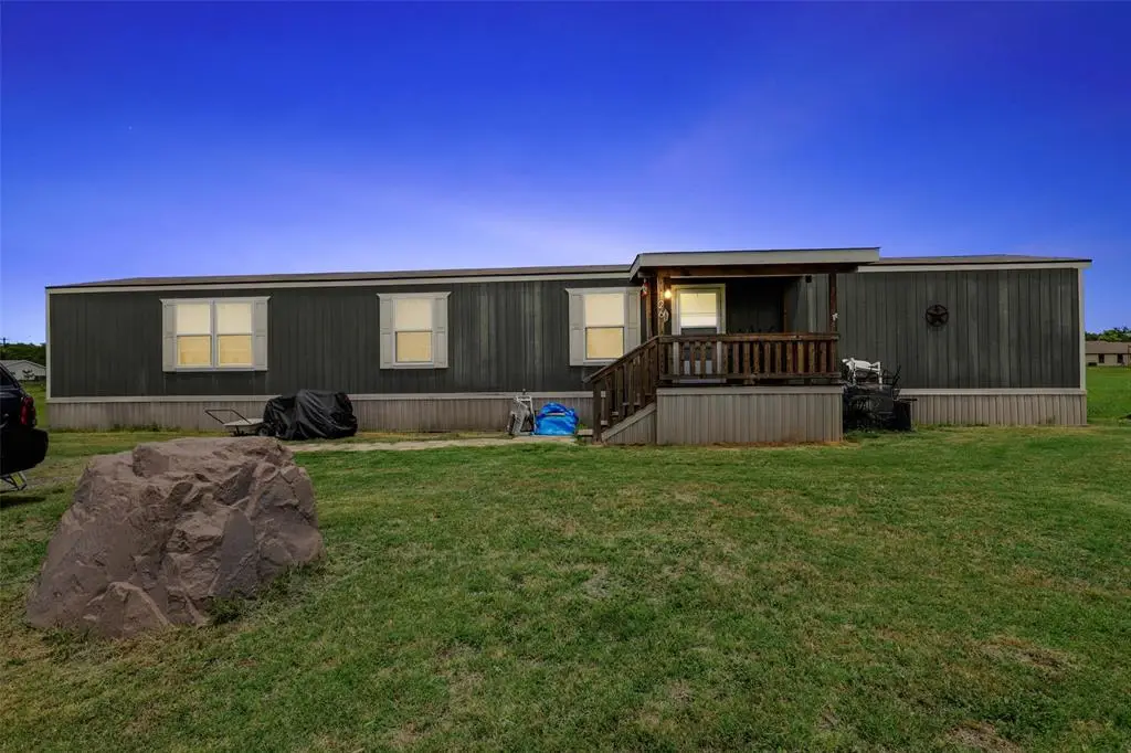 126 Starry Sky Court, Springtown, TX 76082 - Image #1