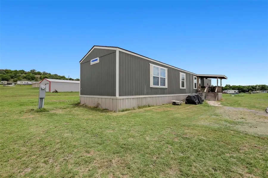 126 Starry Sky Court, Springtown, TX 76082 - Image #3