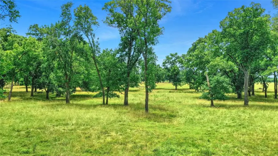 320 Elmore Road, Denison, TX 75021 - Image #2