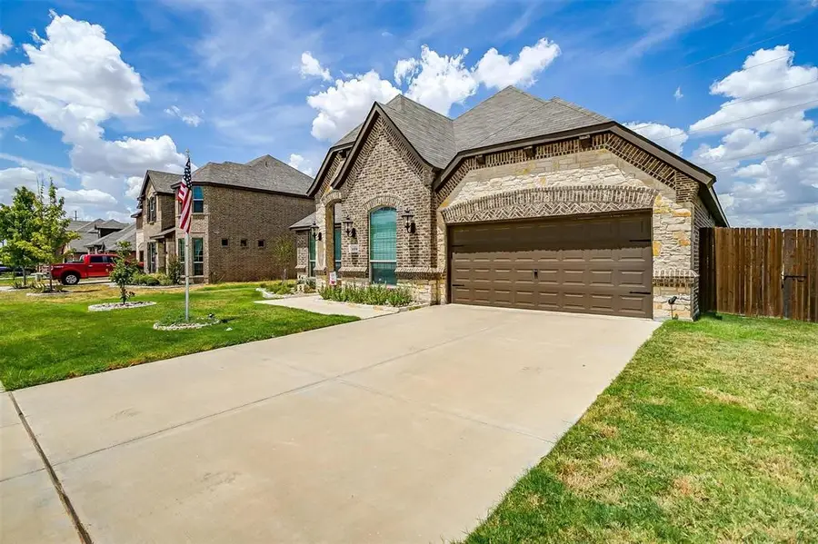 1534 Grassy Meadows Drive, Burleson Joshua, TX 76058 - Image #3