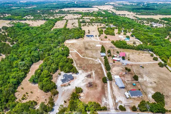 2429 Joe Davis Road, Whitewright, TX 75491