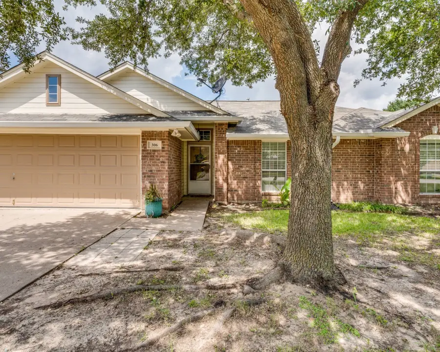 306 Ridge Hollow Trail, Venus, TX 76084 - Image #2