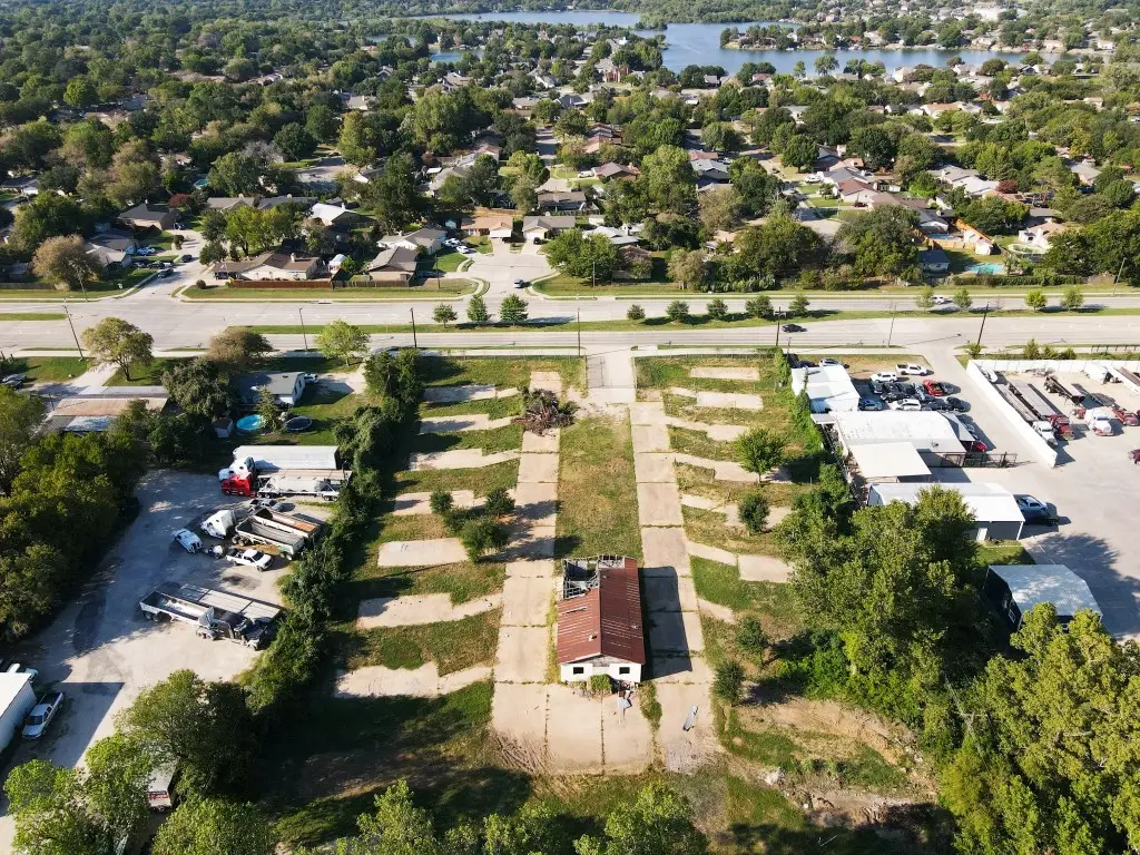 2625 W Hunter Ferrell Road, Grand Prairie, TX 75050 - Image #1