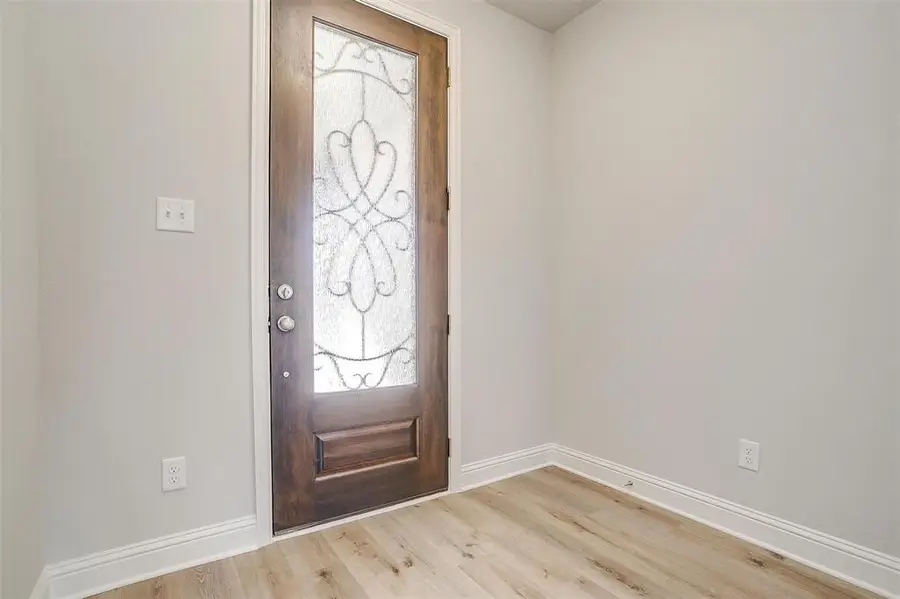 6829 Joelene Rae Drive, Arlington, TX 76001 - Image #2