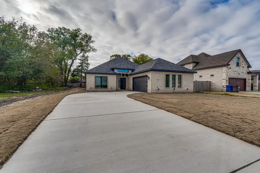 2915 Ames Road, Lancaster, TX 75134 - Image #2