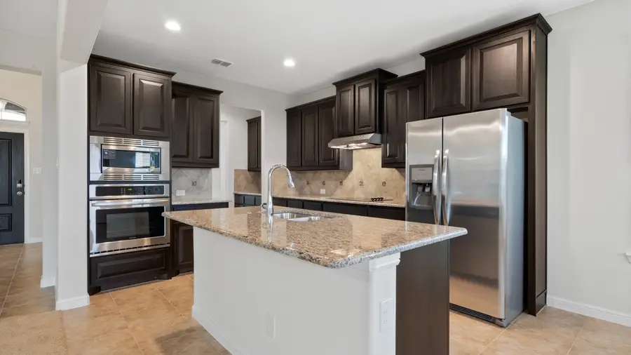 10622 Cherry Tree Way, Grand Prairie, TX 46065 - Image #2